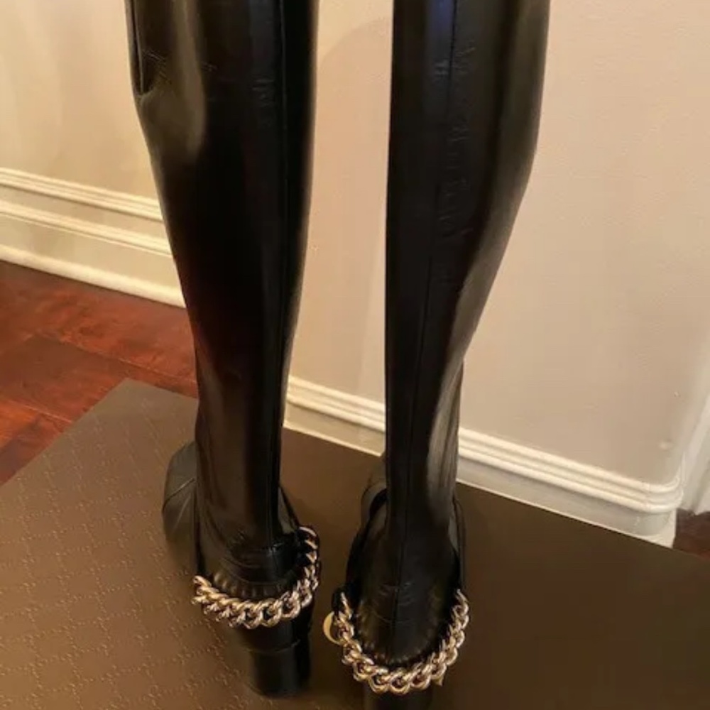 Gucci Knee High Boot with Gold Chain & Logo Detail Size 35.5 (Box NOT Included) - Picture 9 of 16